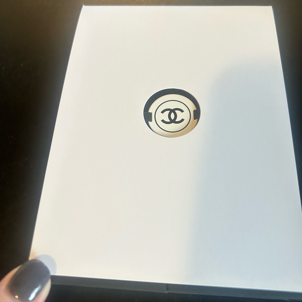 New! CHANEL Sticky Note Set - Picture 7 of 9